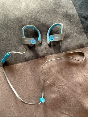 Beats by Dre Powerbeats Ear-Hook Wireless Earbuds in Black and Blue